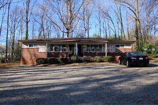 405 E J St in Newton, NC - Building Photo