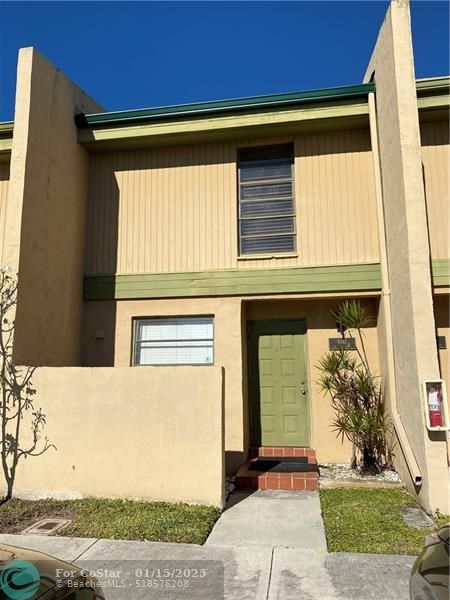 9341 NW 14th Ct in Pembroke Pines, FL - Foto de edificio - Building Photo