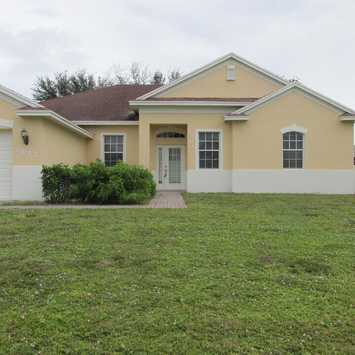 3413 SW San Benito St in Port St. Lucie, FL - Building Photo