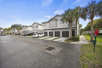 3128 Grandiflora Dr in Greenacres, FL - Building Photo - Building Photo