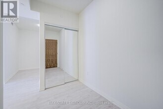 27 Korda Gate in Vaughan, ON - Building Photo - Building Photo