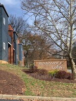 2745 Grinstead Dr in Louisville, KY - Building Photo