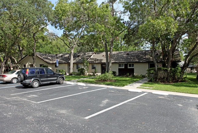 Eustis Villas in Eustis, FL - Foto de edificio - Building Photo
