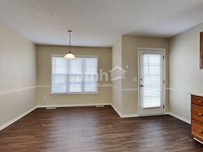 5525 Bridgegate Dr in Winston-Salem, NC - Building Photo - Building Photo