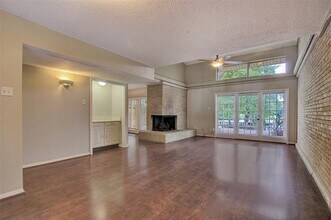 2933 Country Pl Cir in Carrollton, TX - Building Photo - Building Photo