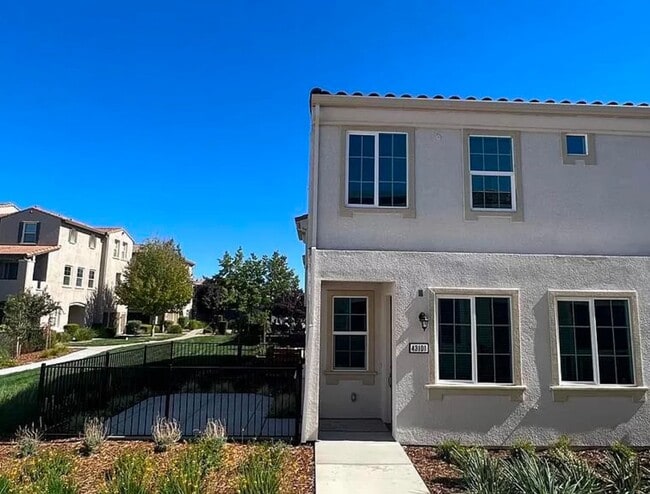 property at 5301 E Commerce Way