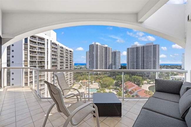 3610 Yacht Club Dr, Unit 1504 in Aventura, FL - Foto de edificio - Building Photo