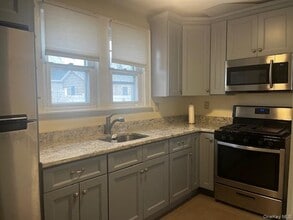 105 Fordham St in Williston Park, NY - Building Photo - Building Photo