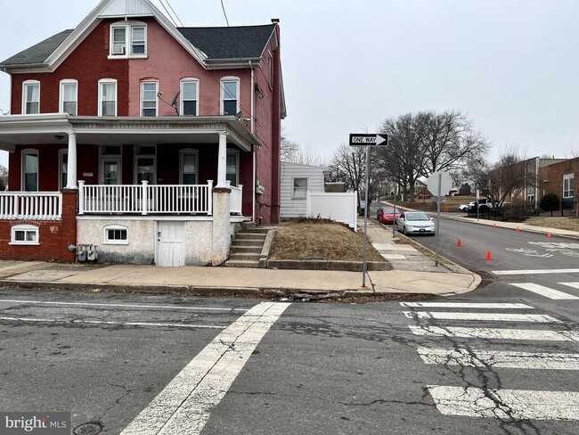 449 N York St in Pottstown, PA - Building Photo - Building Photo