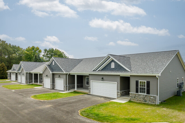 Captains Quarters in North Tonawanda, NY - Building Photo - Building Photo