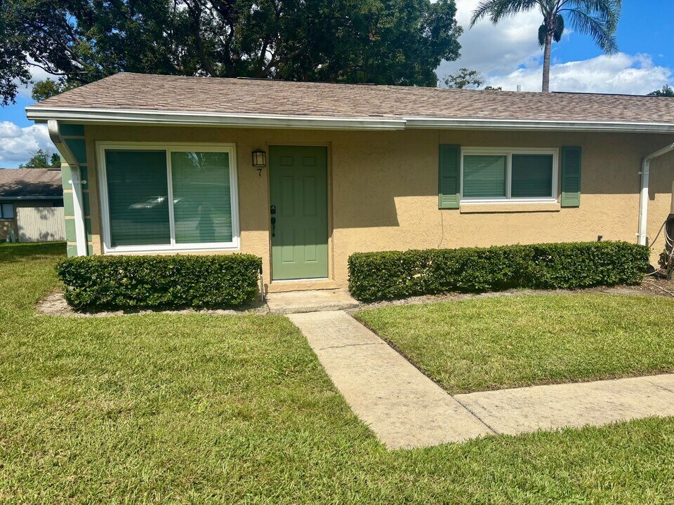 725 Northlake Blvd in Altamonte Springs, FL - Building Photo