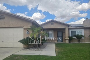 5020 Trabuco Canyon Dr in Bakersfield, CA - Building Photo