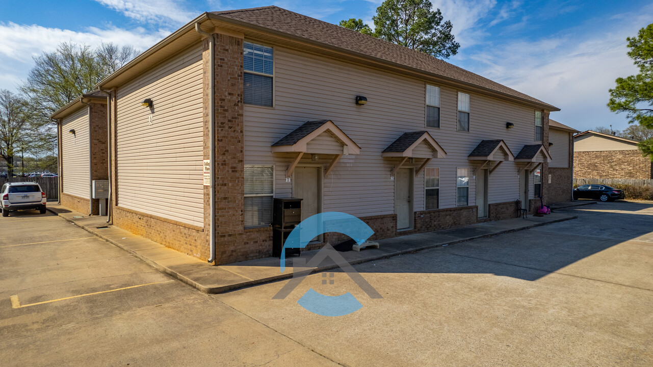 2022 Erbach St in Conway, AR - Building Photo