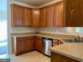 916 Persimmon Pl in Culpeper, VA - Building Photo