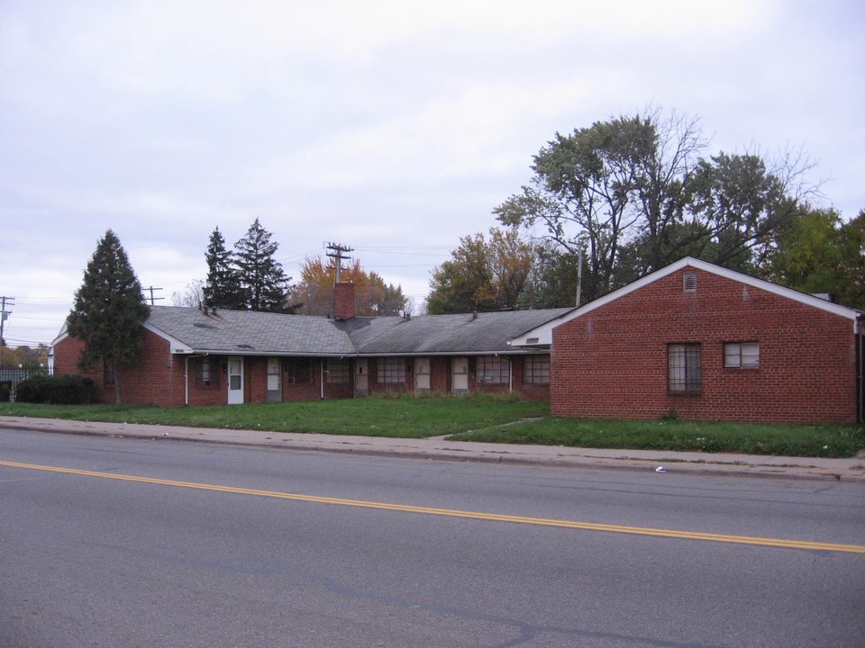 12927 Plymouth Rd in Detroit, MI - Foto de edificio