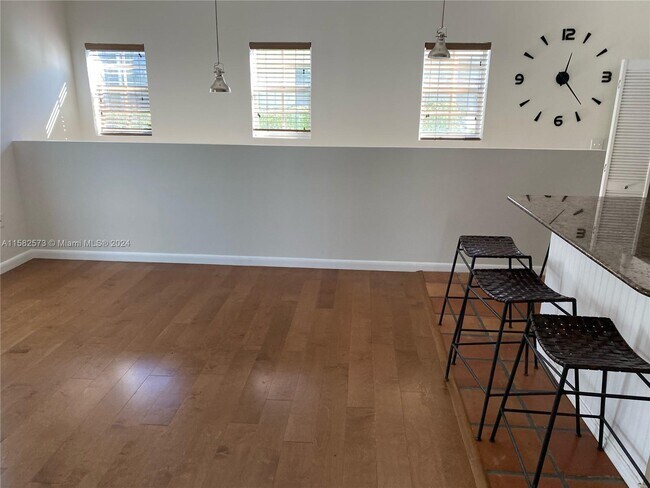 1344 Euclid Ave, Unit 5 in Miami Beach, FL - Building Photo - Building Photo