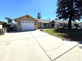 648 Auburn St in Tulare, CA - Building Photo