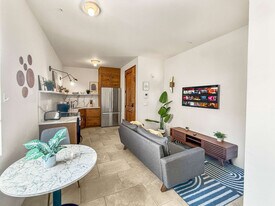 313 South St in Philadelphia, PA - Building Photo