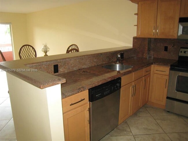 7722 Camino Real in Miami, FL - Building Photo - Building Photo