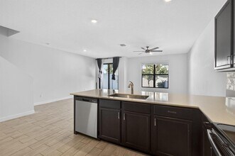 4408 Hemlock Dr in Riviera Beach, FL - Building Photo - Building Photo