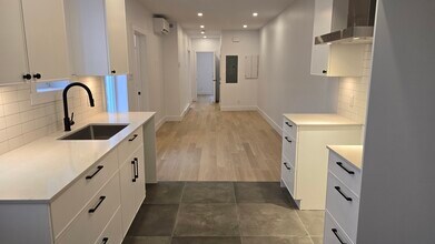 2035 De Chambly Rue in Montréal, QC - Building Photo - Building Photo