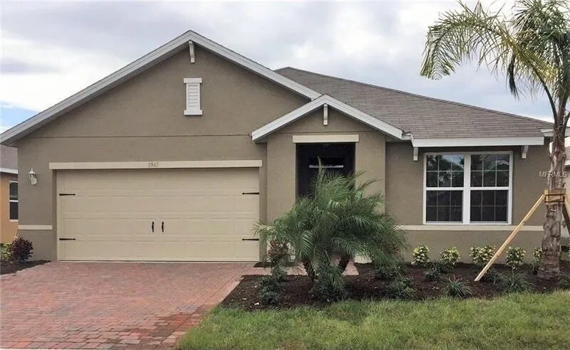 8945 Mondial Court in Venice, FL - Building Photo