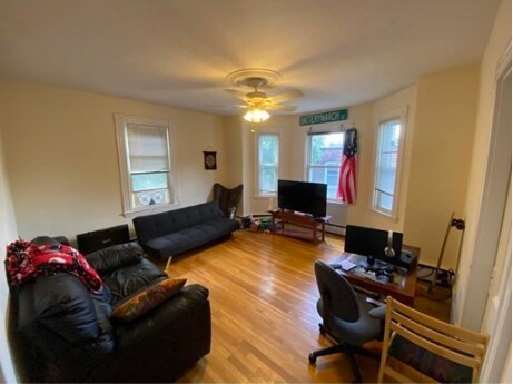 9 Craig Pl in Brookline, MA - Building Photo - Building Photo