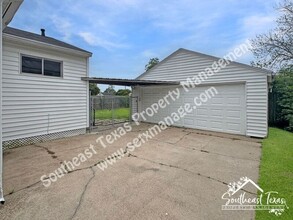 4900 Garfield Ave in Groves, TX - Building Photo - Building Photo