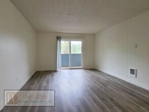 17140 SW Heritage Ct in Aloha, OR - Building Photo - Building Photo
