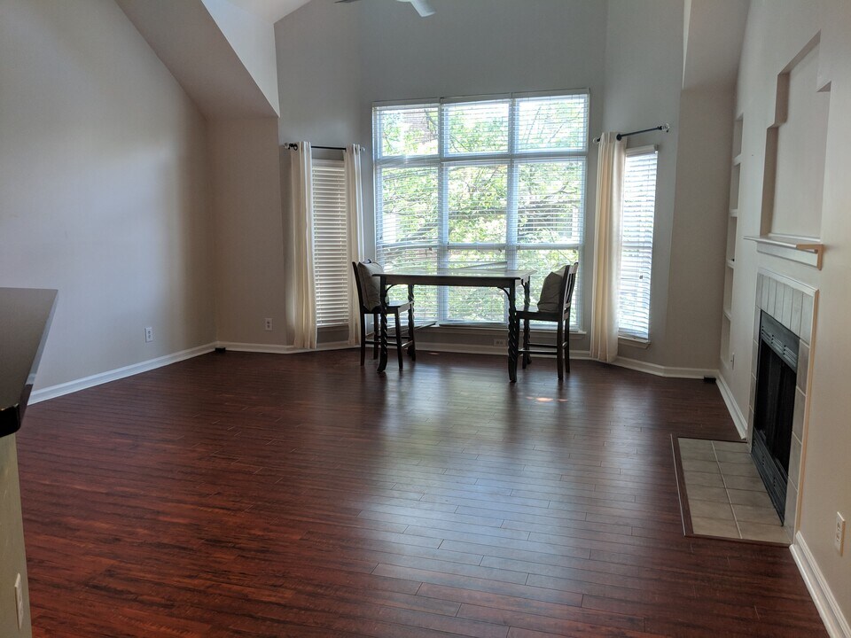 513 N Graham St, Unit 3B in Charlotte, NC - Building Photo