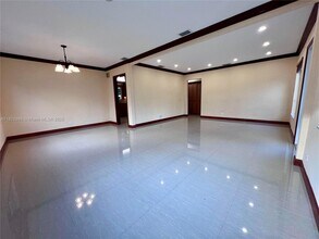 6225 SW 26th St in Miami, FL - Building Photo - Building Photo