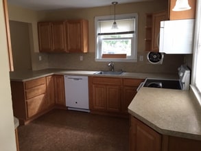 2037 Terrace Dr in Feasterville-Trevose, PA - Building Photo - Building Photo