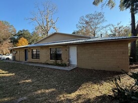 4330 SW 74th Terrace in Gainesville, FL - Building Photo