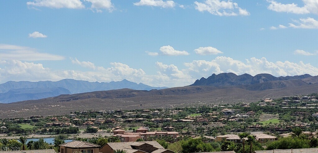 81 Reverie Hts Ave in Henderson, NV - Foto de edificio