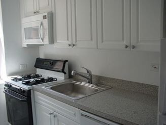 218 W 10th St, Unit 5A in New York, NY - Foto de edificio - Building Photo