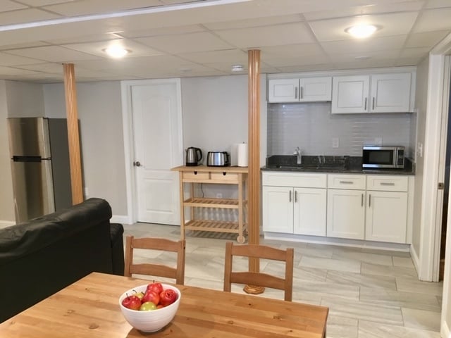 409 Trapelo Rd, Unit #1 in Belmont, MA - Foto de edificio - Building Photo