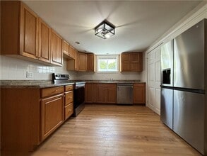 313 State St in Bristol, RI - Building Photo - Building Photo