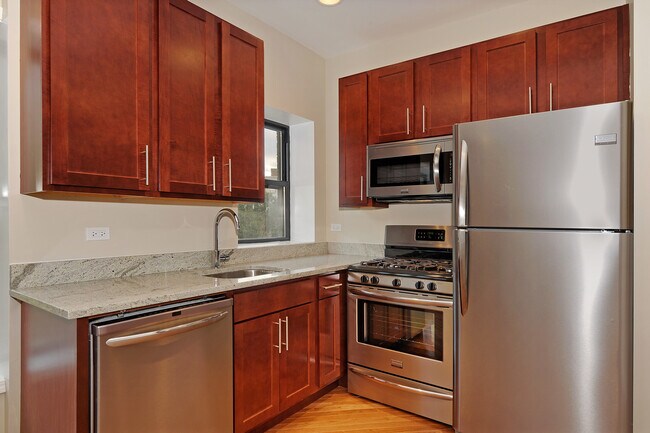1802 N Sheffield Ave-Unit -2 in Chicago, IL - Building Photo - Building Photo
