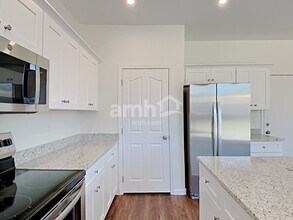 7008 S 38th Ln in Phoenix, AZ - Building Photo - Building Photo