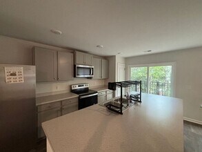 4702 Palm View Cir in North Charleston, SC - Building Photo - Building Photo