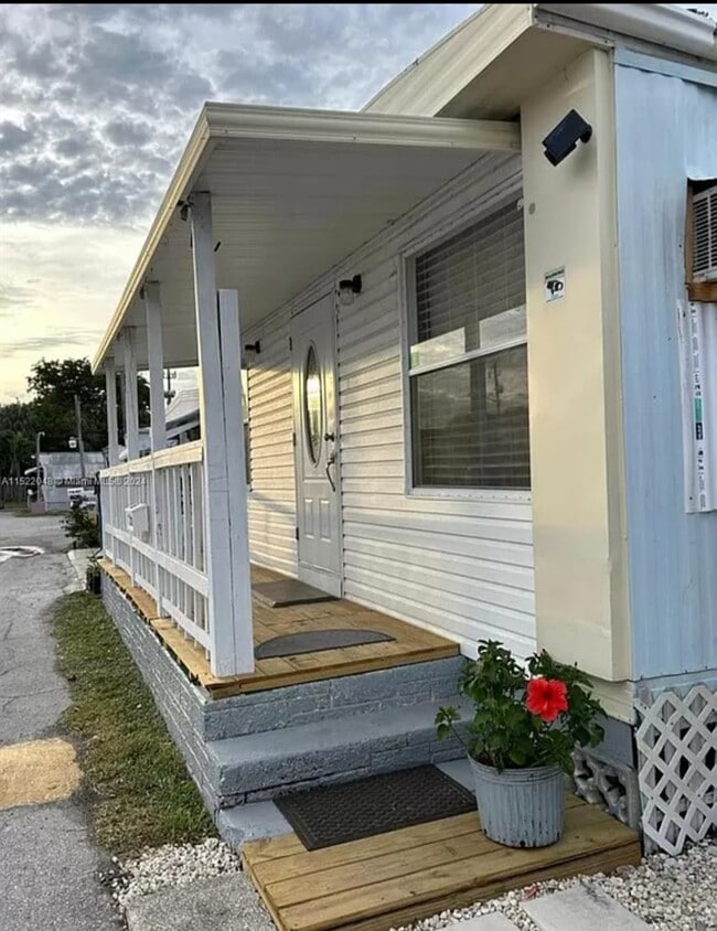 36 Coconut Ave, Unit #2