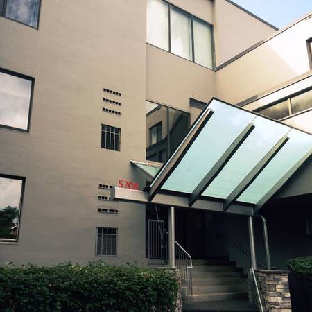 5708 Walnut St in Pittsburgh, PA - Building Photo