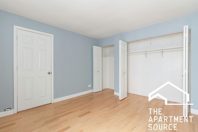 669 W Grace St in Chicago, IL - Building Photo - Building Photo