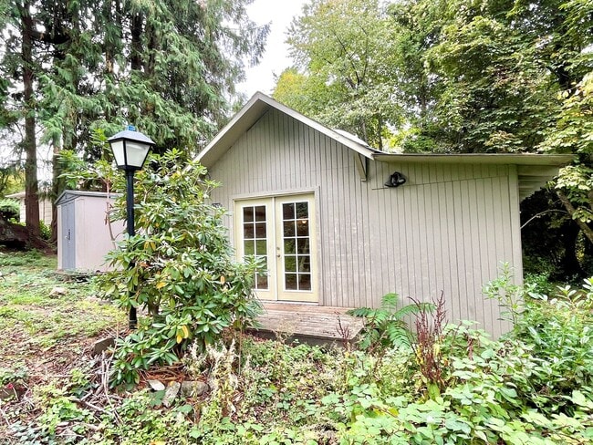 property at 4245 SW Alfred St
