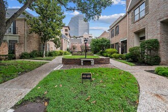 4948 Post Oak Timber Dr in Houston, TX - Building Photo - Building Photo
