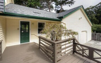 1004 Acacia St in Montara, CA - Building Photo - Building Photo