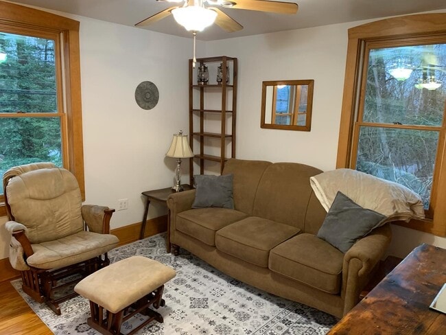 327 W Maple St, Unit Apartment