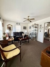 70 Oak St in Amityville, NY - Building Photo - Building Photo