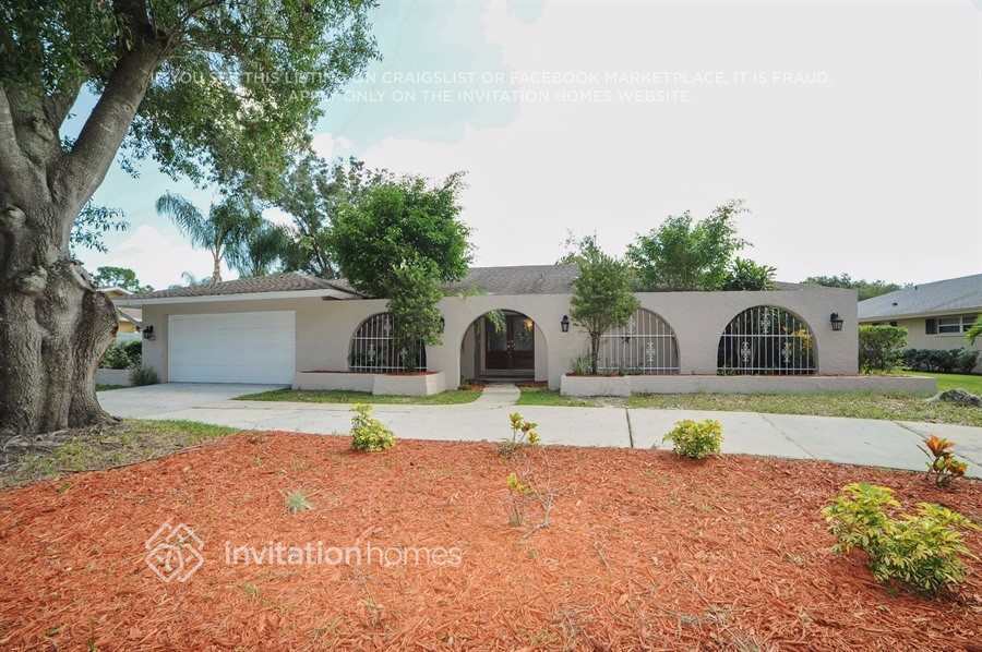 2784 Westchester Dr N in Clearwater, FL - Building Photo