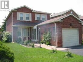 26 Lansbury Dr in Toronto, ON - Building Photo